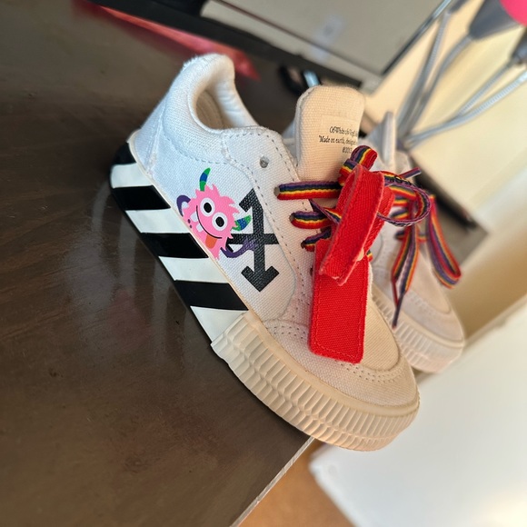 OFF WHITE MONSTER TODDLER SNEAKERS (8c) - Picture 3 of 9